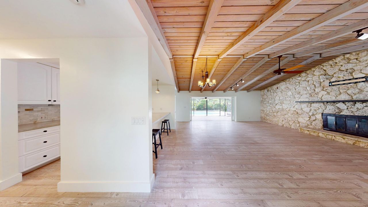 For Rent: $4,800 (3 beds, 3 baths, 1911 Square Feet)