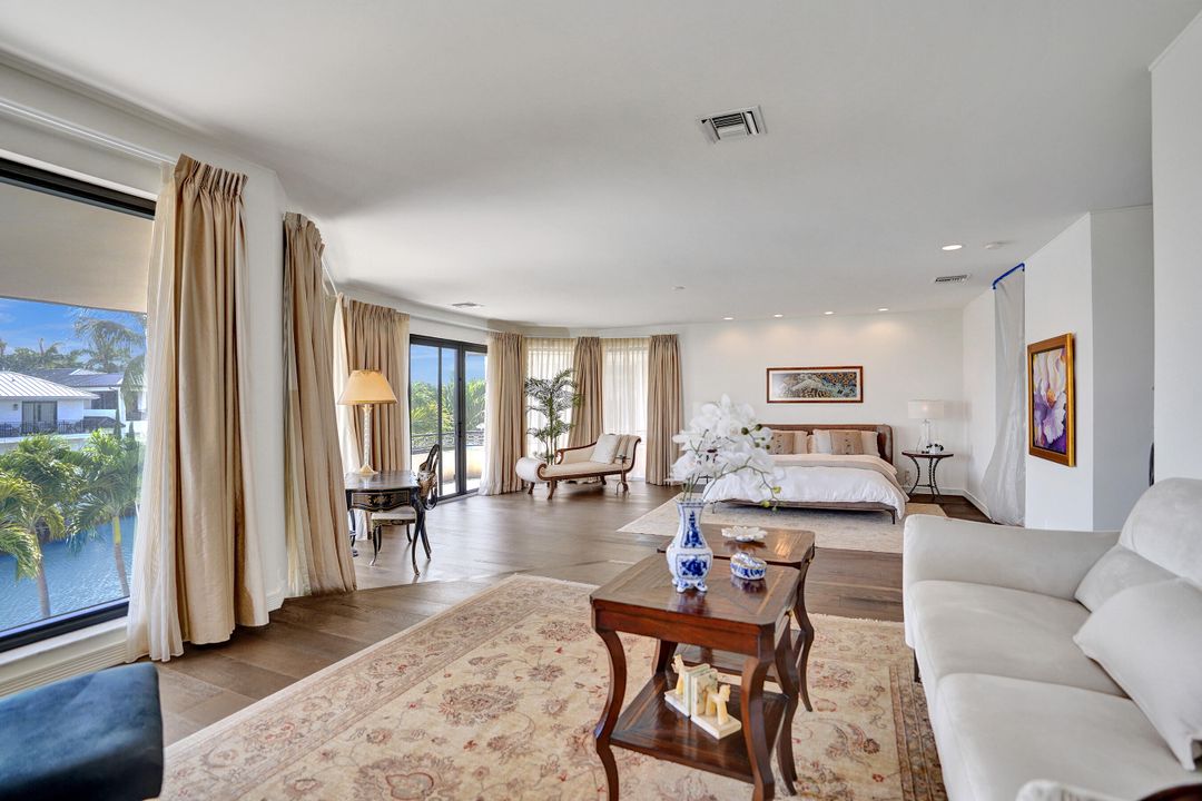 Active With Contract: $3,999,000 (4 beds, 4 baths, 4850 Square Feet)