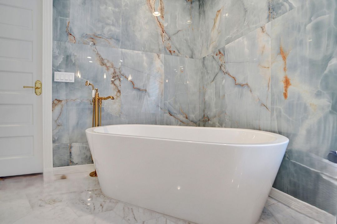 Active With Contract: $3,999,000 (4 beds, 4 baths, 4850 Square Feet)