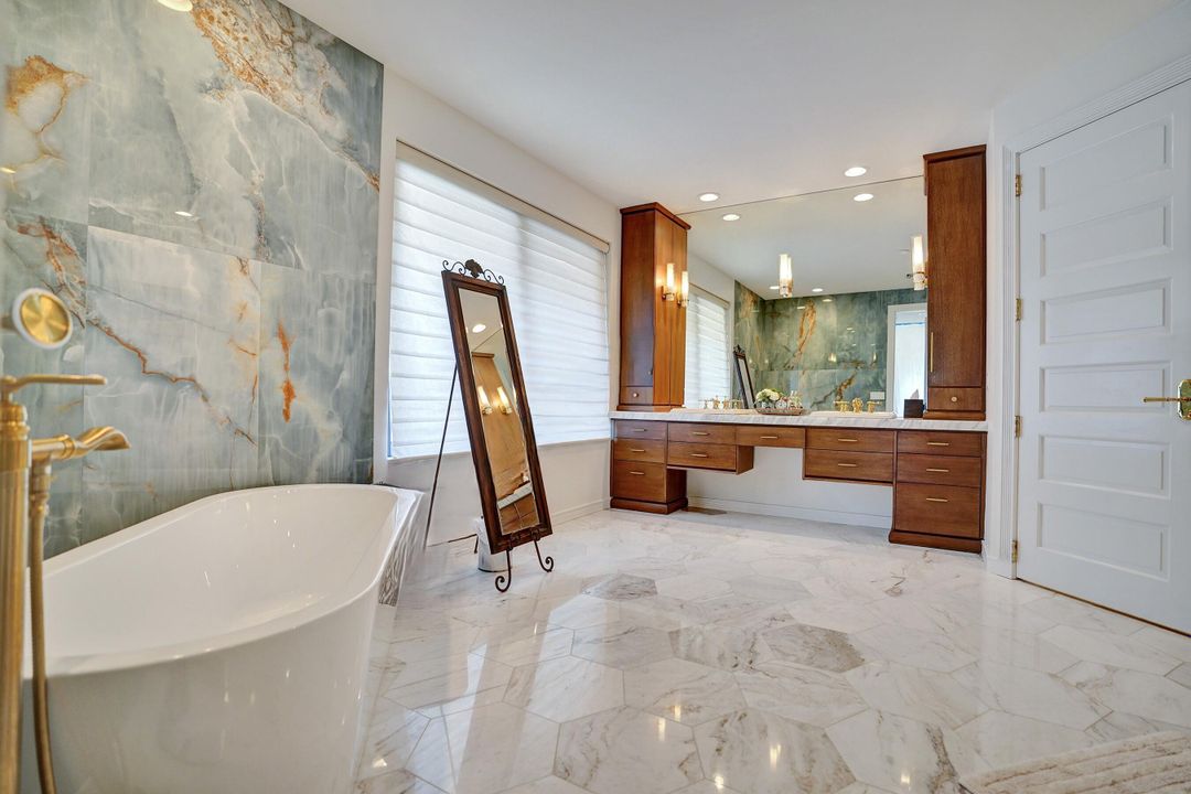 Active With Contract: $3,999,000 (4 beds, 4 baths, 4850 Square Feet)