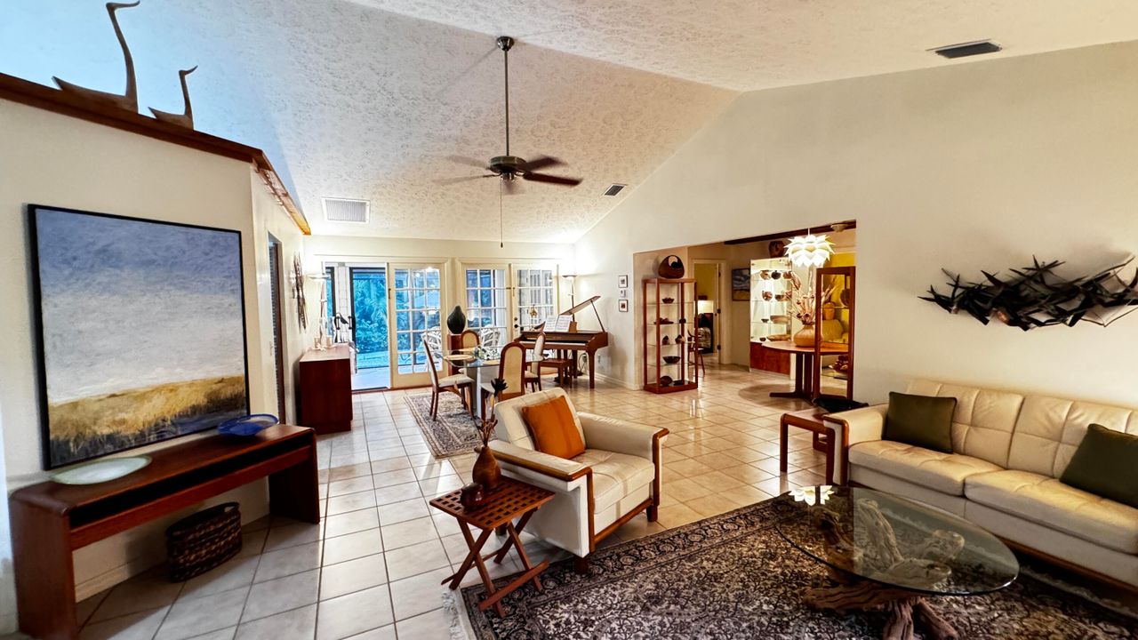 待售: $899,900 (3 贝兹, 2 浴室, 2103 平方英尺)