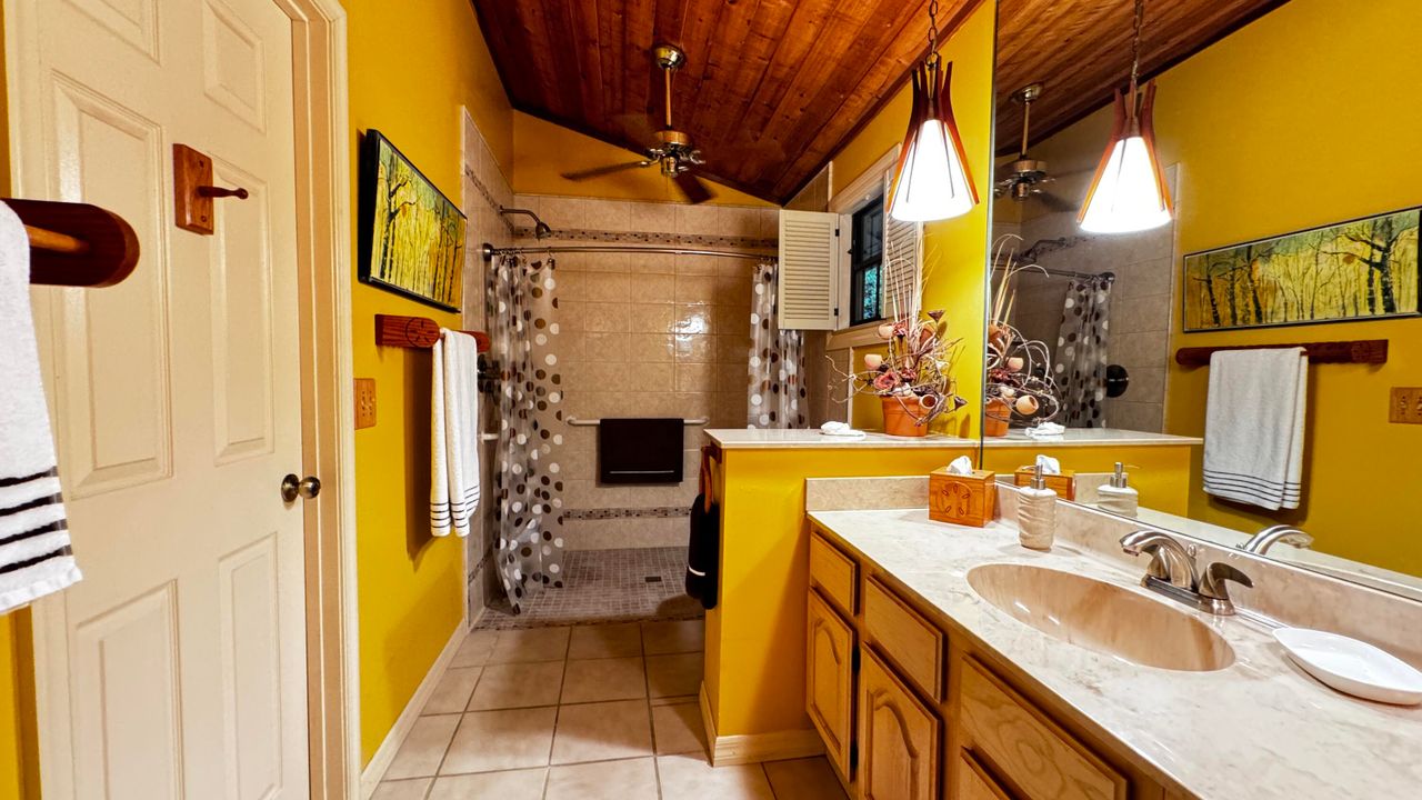 待售: $899,900 (3 贝兹, 2 浴室, 2103 平方英尺)