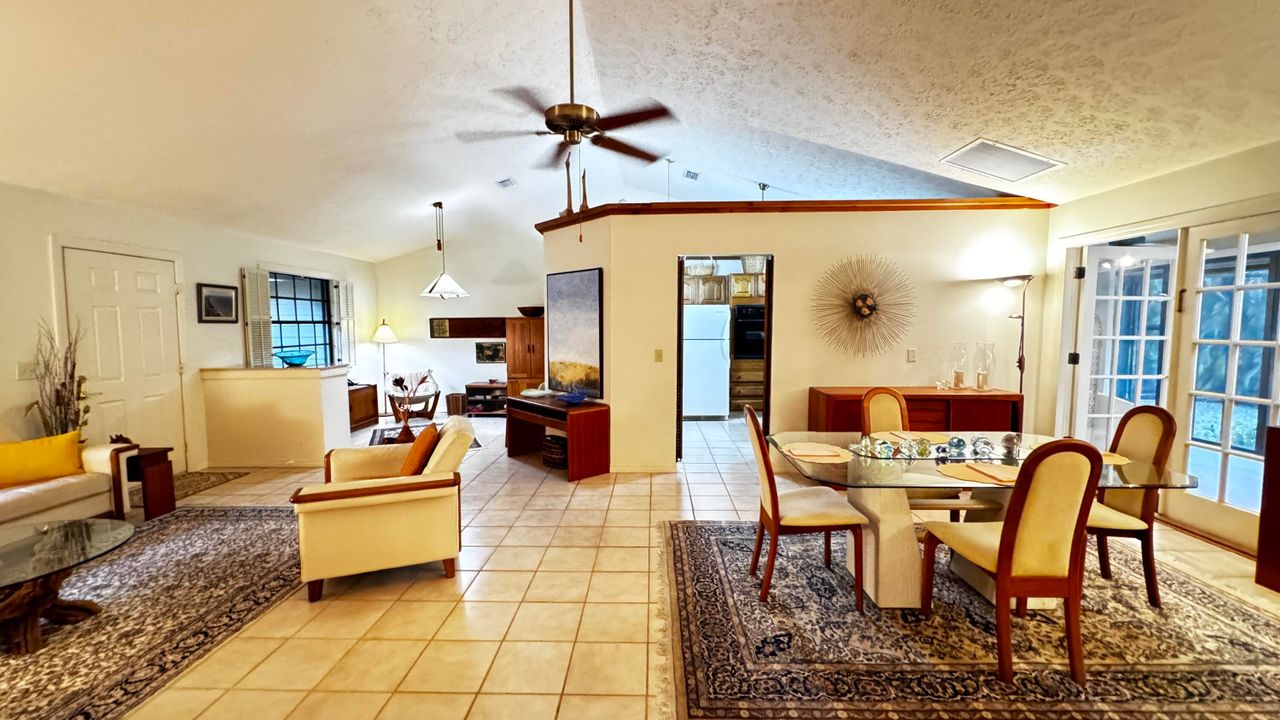 待售: $899,900 (3 贝兹, 2 浴室, 2103 平方英尺)