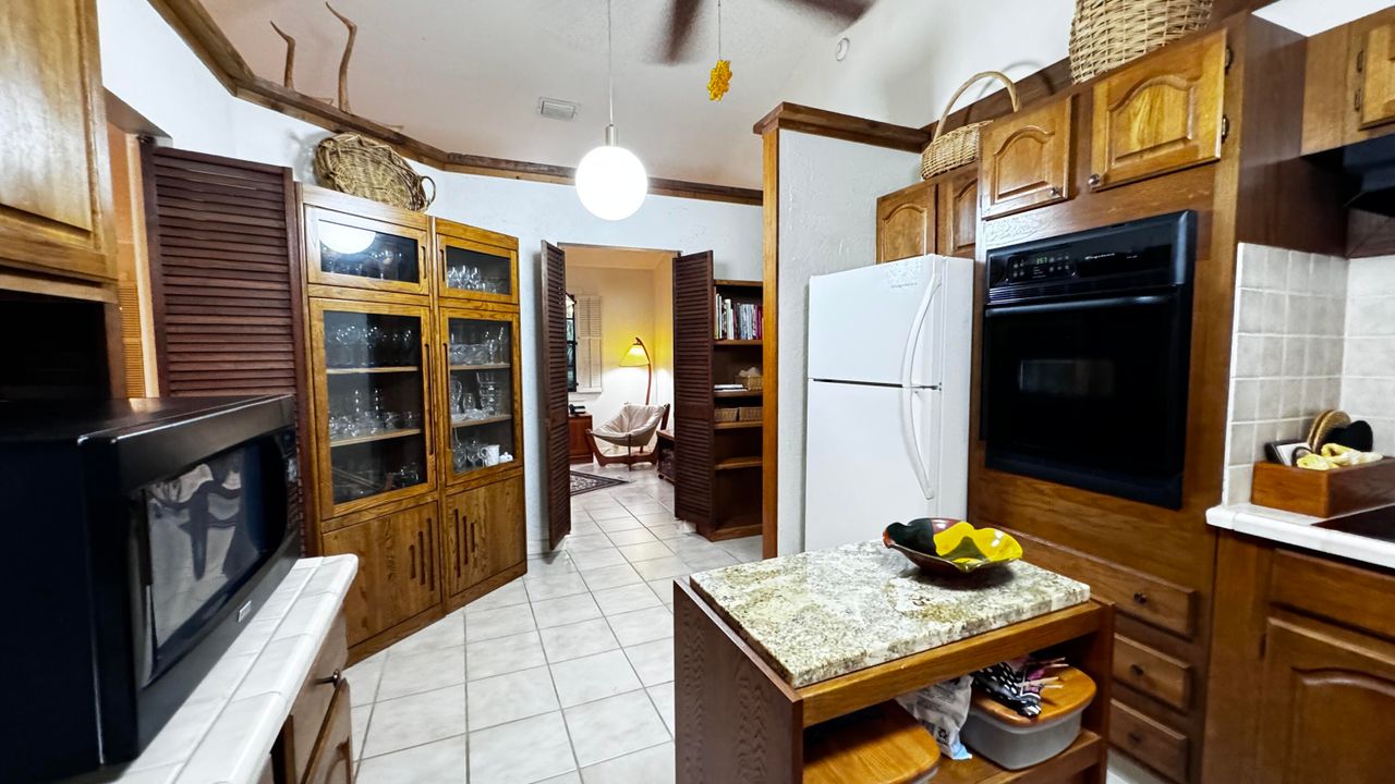 待售: $899,900 (3 贝兹, 2 浴室, 2103 平方英尺)