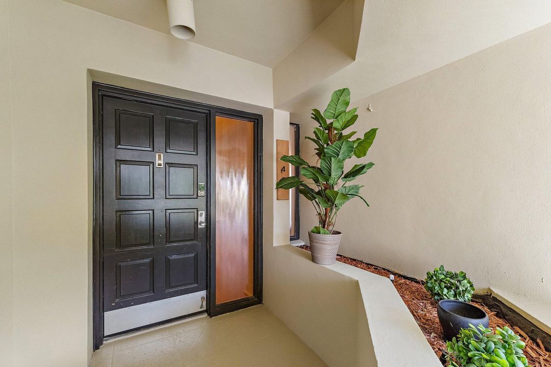 Activo con contrato: $1,250,000 (3 camas, 3 baños, 2772 Pies cuadrados)