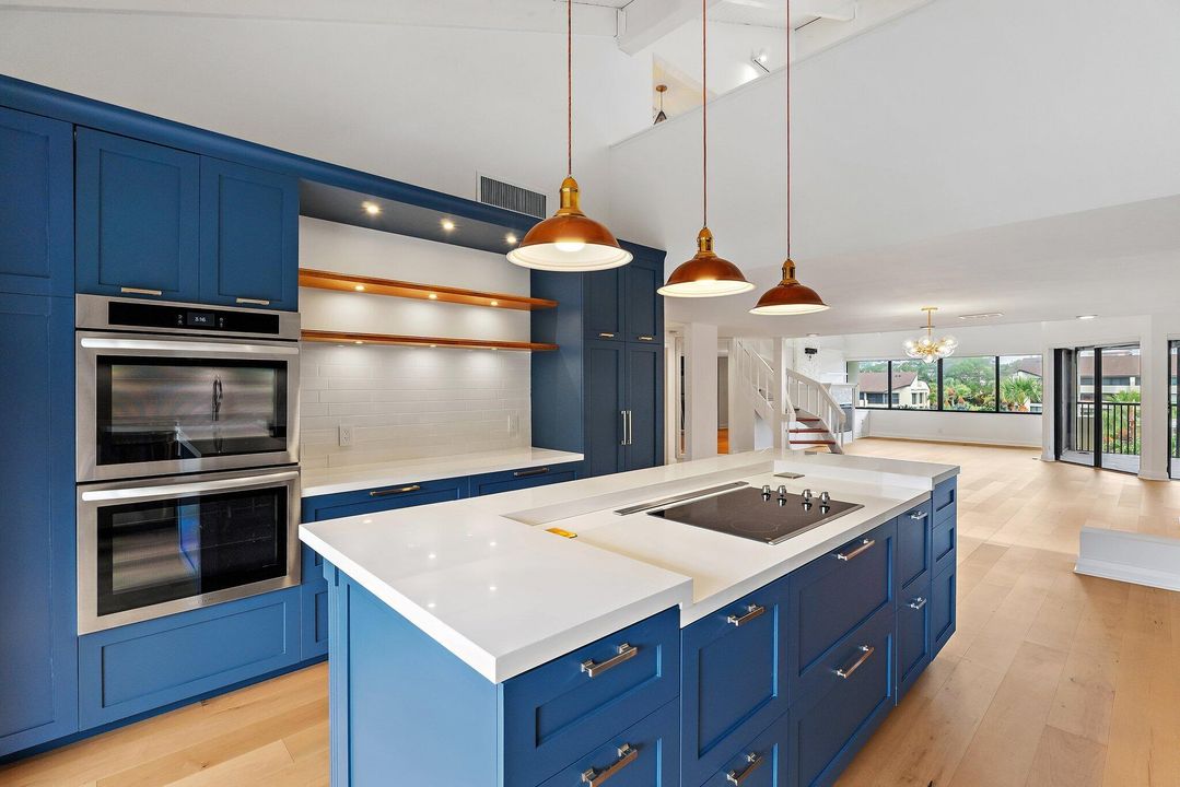 Activo con contrato: $1,250,000 (3 camas, 3 baños, 2772 Pies cuadrados)