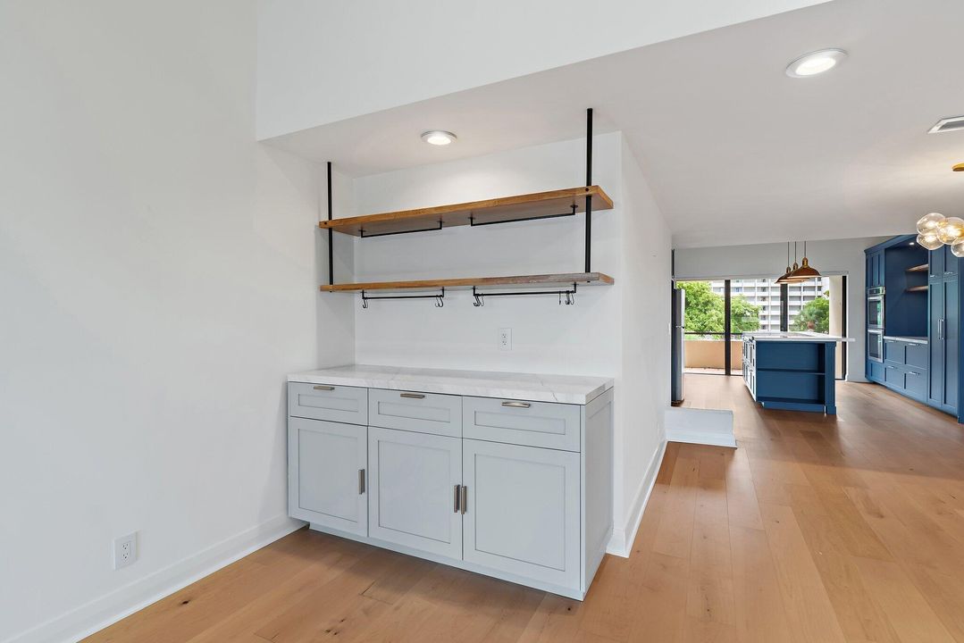 Activo con contrato: $1,250,000 (3 camas, 3 baños, 2772 Pies cuadrados)