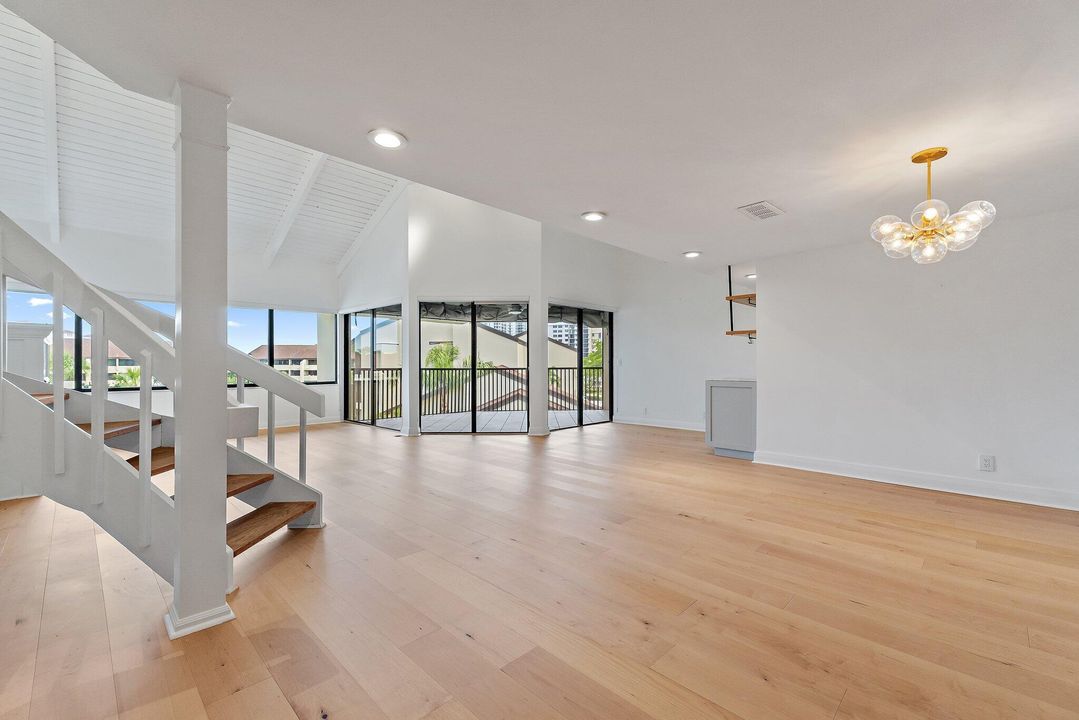 Activo con contrato: $1,250,000 (3 camas, 3 baños, 2772 Pies cuadrados)