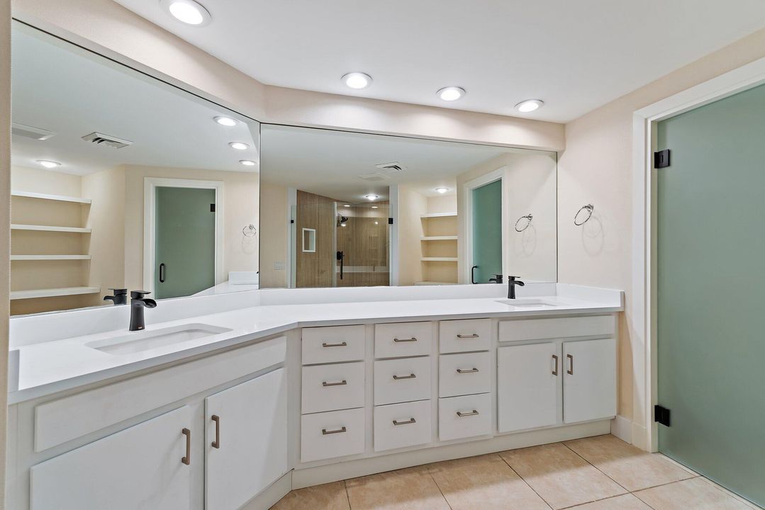 Activo con contrato: $1,250,000 (3 camas, 3 baños, 2772 Pies cuadrados)