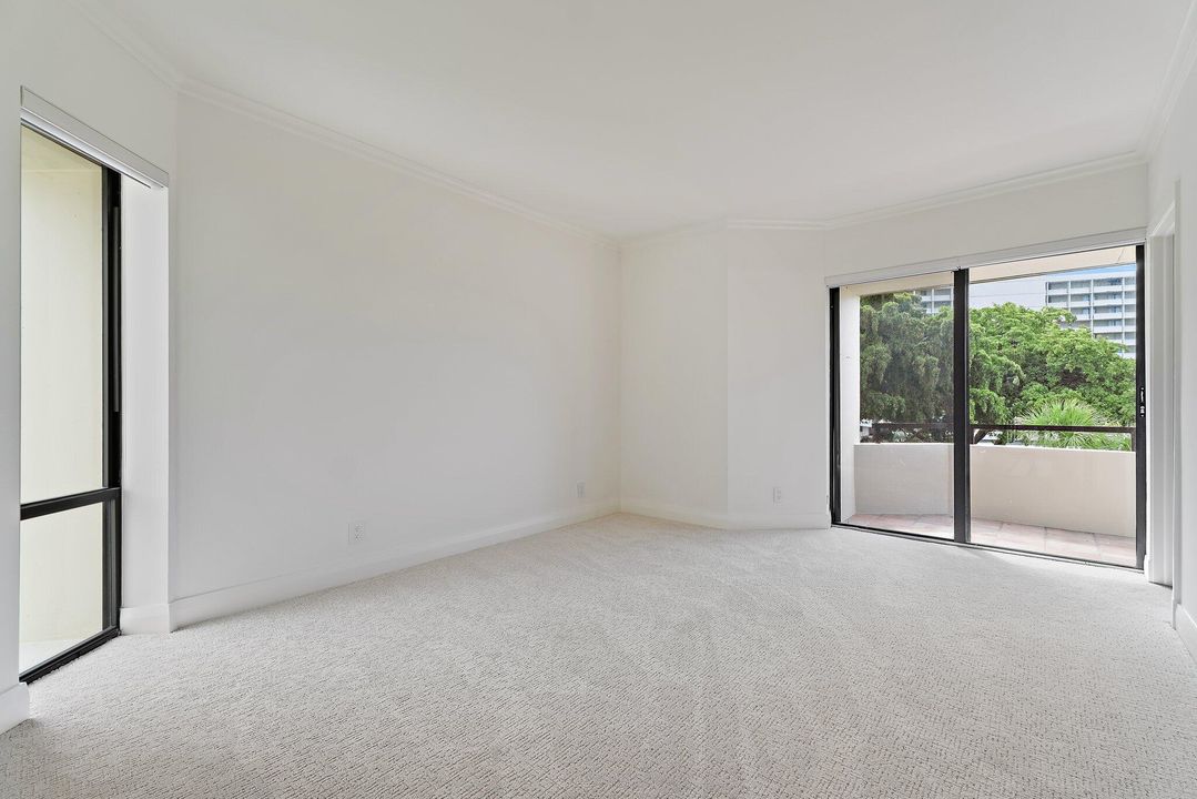 Activo con contrato: $1,250,000 (3 camas, 3 baños, 2772 Pies cuadrados)