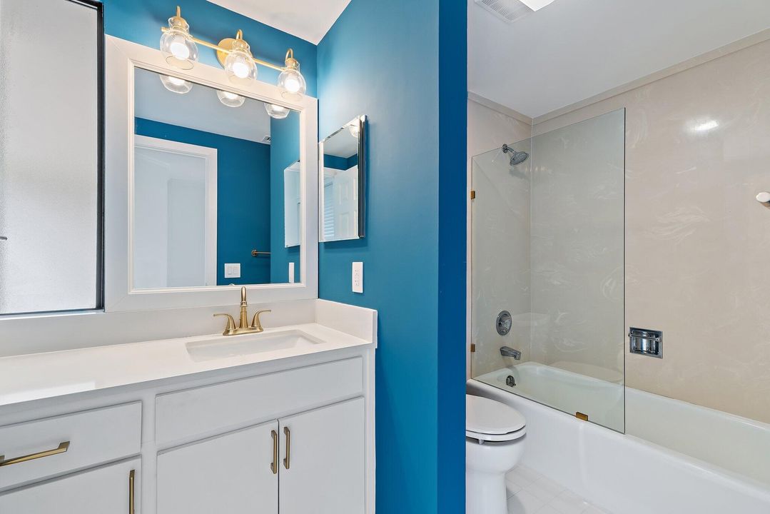 Activo con contrato: $1,250,000 (3 camas, 3 baños, 2772 Pies cuadrados)