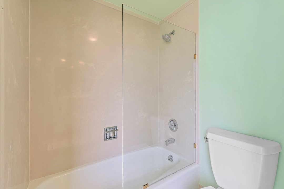 Activo con contrato: $1,250,000 (3 camas, 3 baños, 2772 Pies cuadrados)