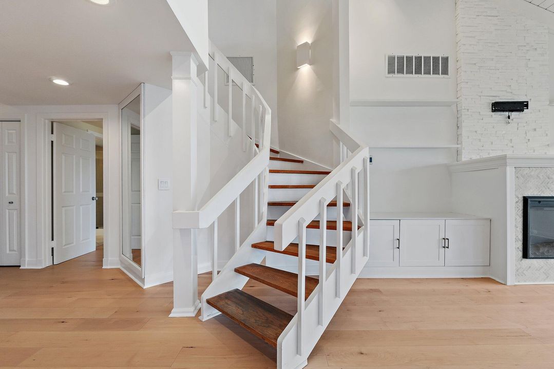 Activo con contrato: $1,250,000 (3 camas, 3 baños, 2772 Pies cuadrados)