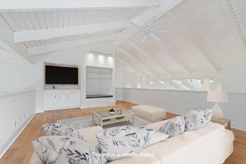 Activo con contrato: $1,250,000 (3 camas, 3 baños, 2772 Pies cuadrados)