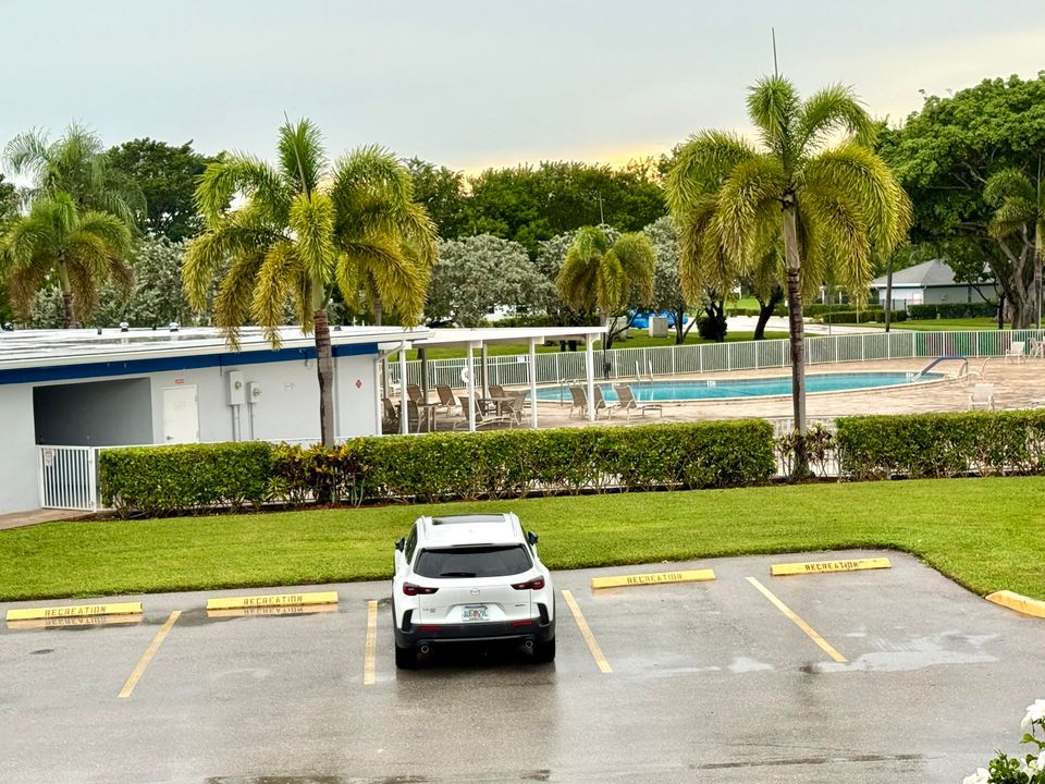 待售: $65,000 (1 贝兹, 1 浴室, 585 平方英尺)