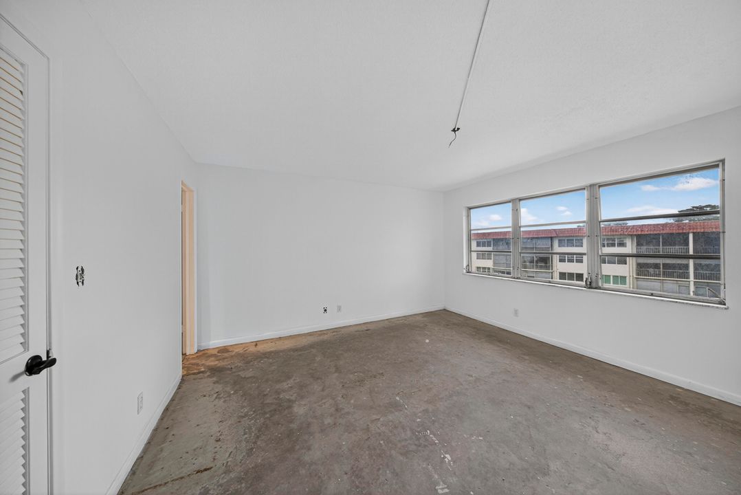 На продажу: $105,000 (2 спален, 2 ванн, 1170 Квадратных фут)