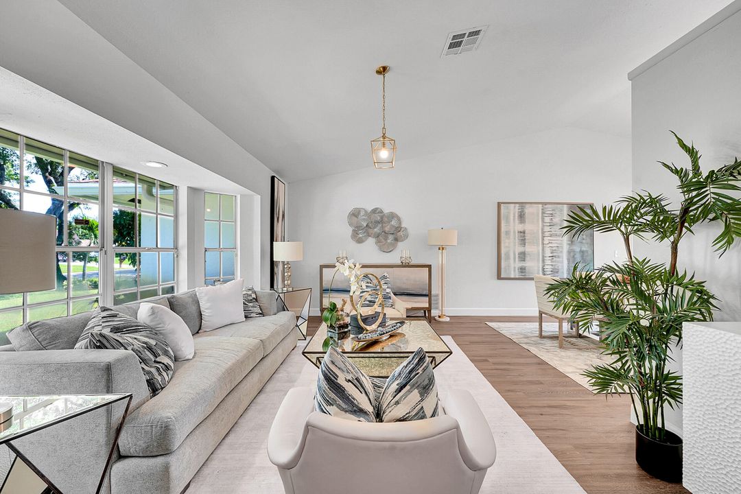 Activo con contrato: $699,900 (3 camas, 2 baños, 2256 Pies cuadrados)