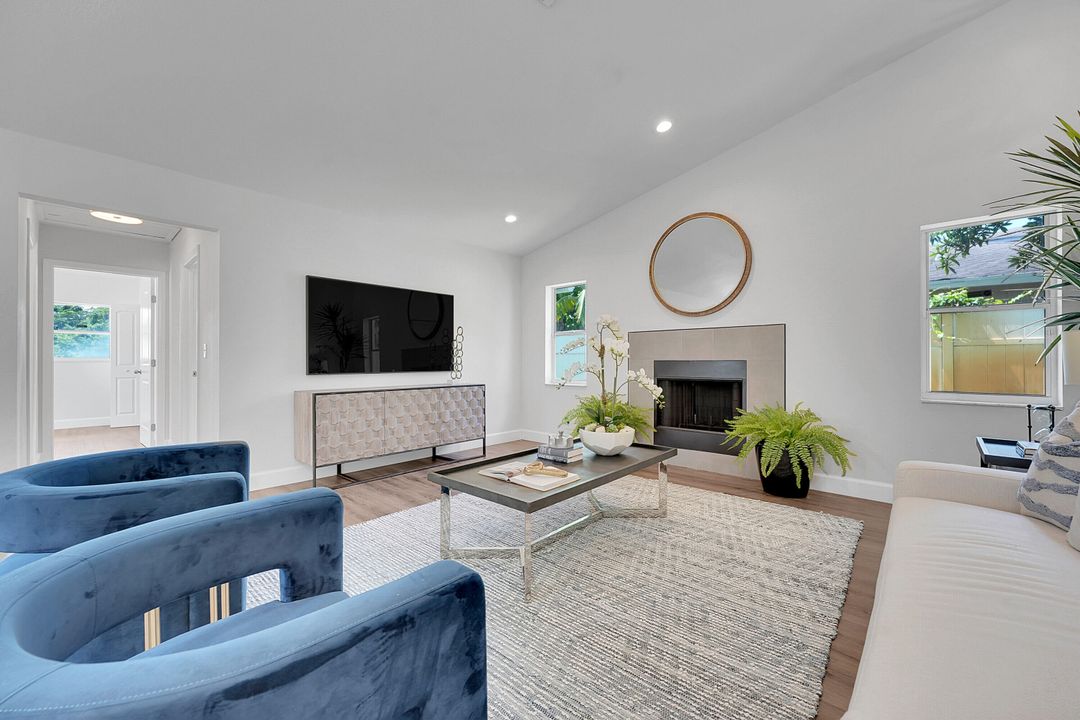 Activo con contrato: $699,900 (3 camas, 2 baños, 2256 Pies cuadrados)