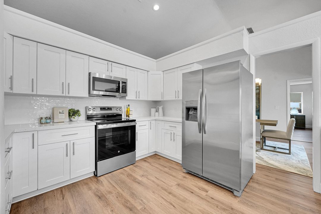 Activo con contrato: $699,900 (3 camas, 2 baños, 2256 Pies cuadrados)