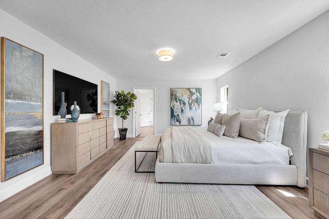 Activo con contrato: $699,900 (3 camas, 2 baños, 2256 Pies cuadrados)