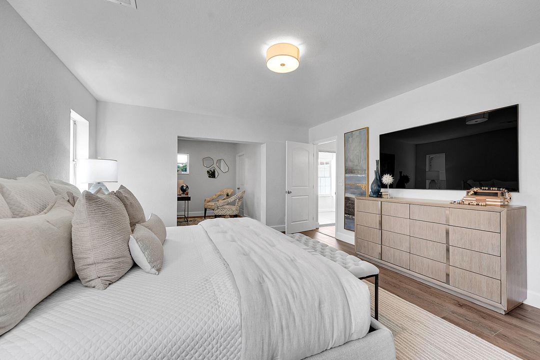 Activo con contrato: $699,900 (3 camas, 2 baños, 2256 Pies cuadrados)