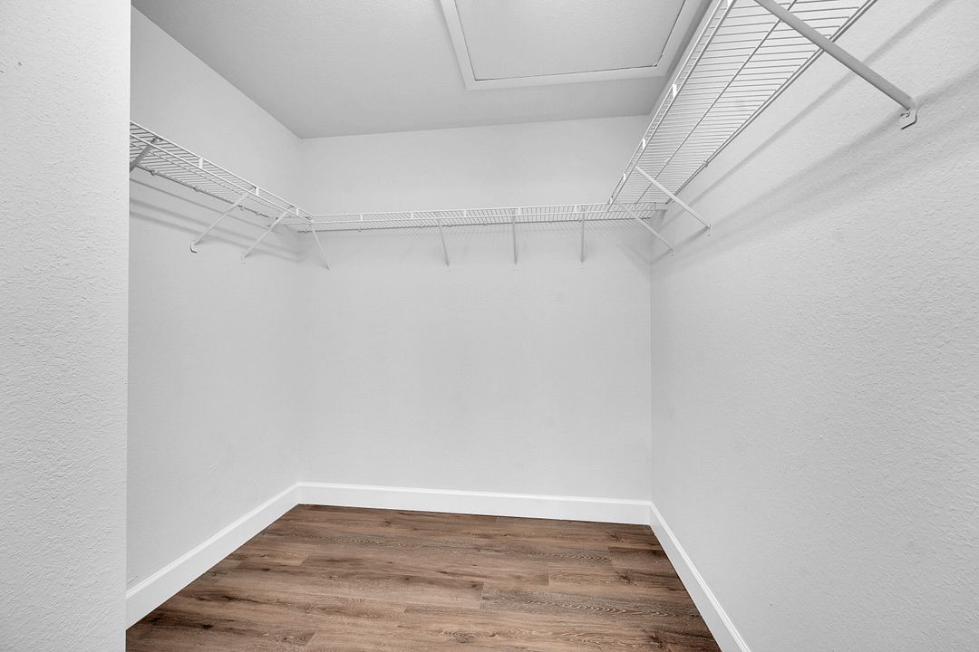 Activo con contrato: $699,900 (3 camas, 2 baños, 2256 Pies cuadrados)