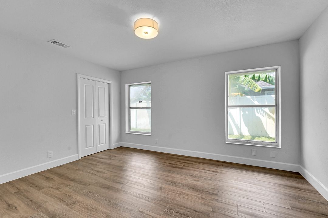 Activo con contrato: $699,900 (3 camas, 2 baños, 2256 Pies cuadrados)