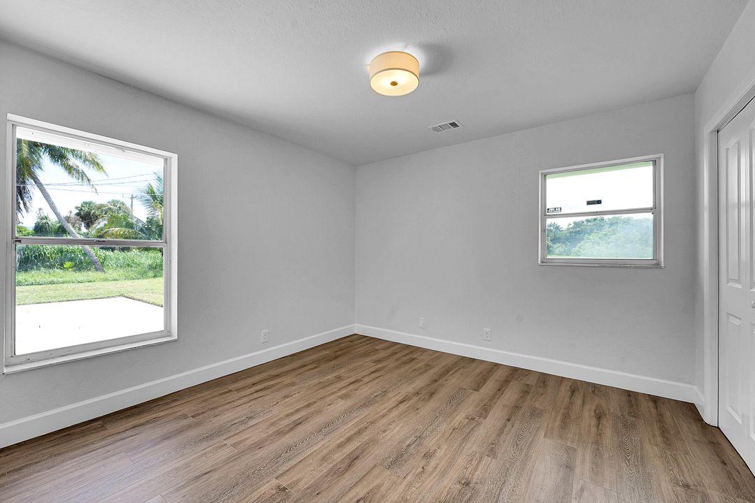 Activo con contrato: $699,900 (3 camas, 2 baños, 2256 Pies cuadrados)