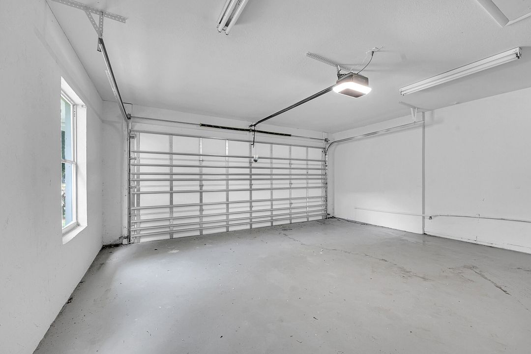 Activo con contrato: $699,900 (3 camas, 2 baños, 2256 Pies cuadrados)