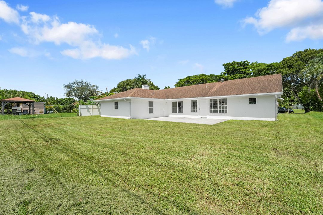 Activo con contrato: $699,900 (3 camas, 2 baños, 2256 Pies cuadrados)