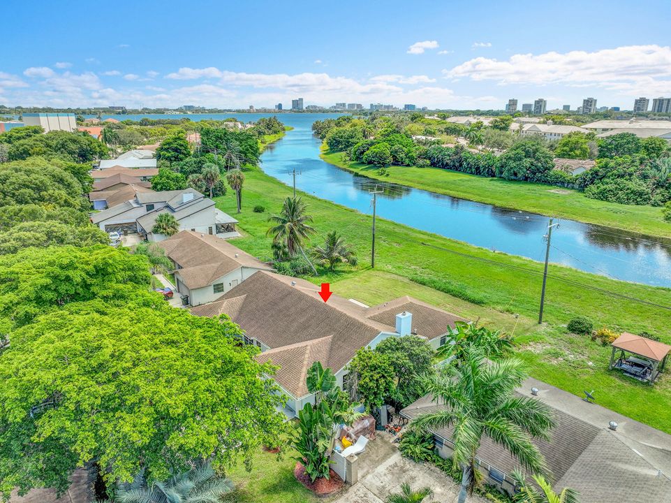 Activo con contrato: $699,900 (3 camas, 2 baños, 2256 Pies cuadrados)