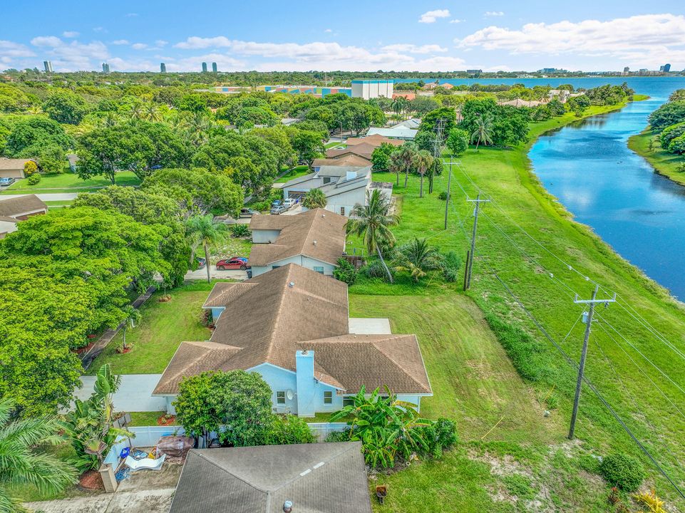 Activo con contrato: $699,900 (3 camas, 2 baños, 2256 Pies cuadrados)