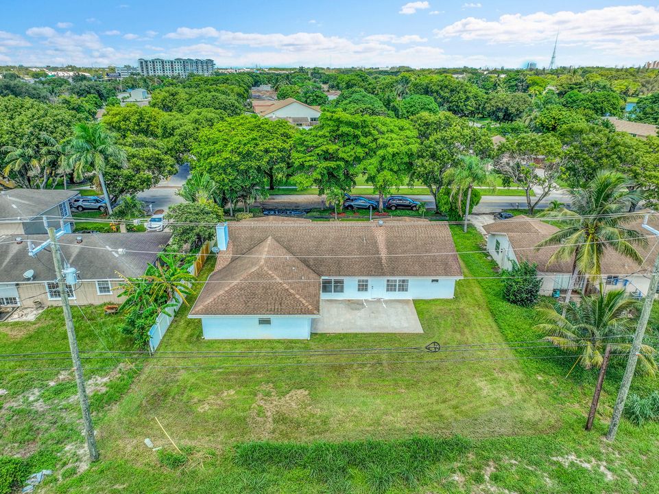 Activo con contrato: $699,900 (3 camas, 2 baños, 2256 Pies cuadrados)