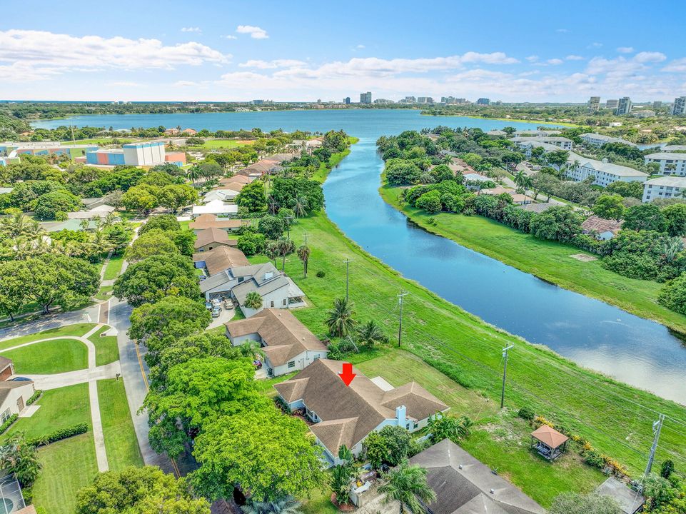 Activo con contrato: $699,900 (3 camas, 2 baños, 2256 Pies cuadrados)