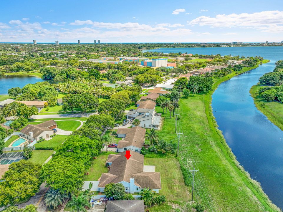 Activo con contrato: $699,900 (3 camas, 2 baños, 2256 Pies cuadrados)