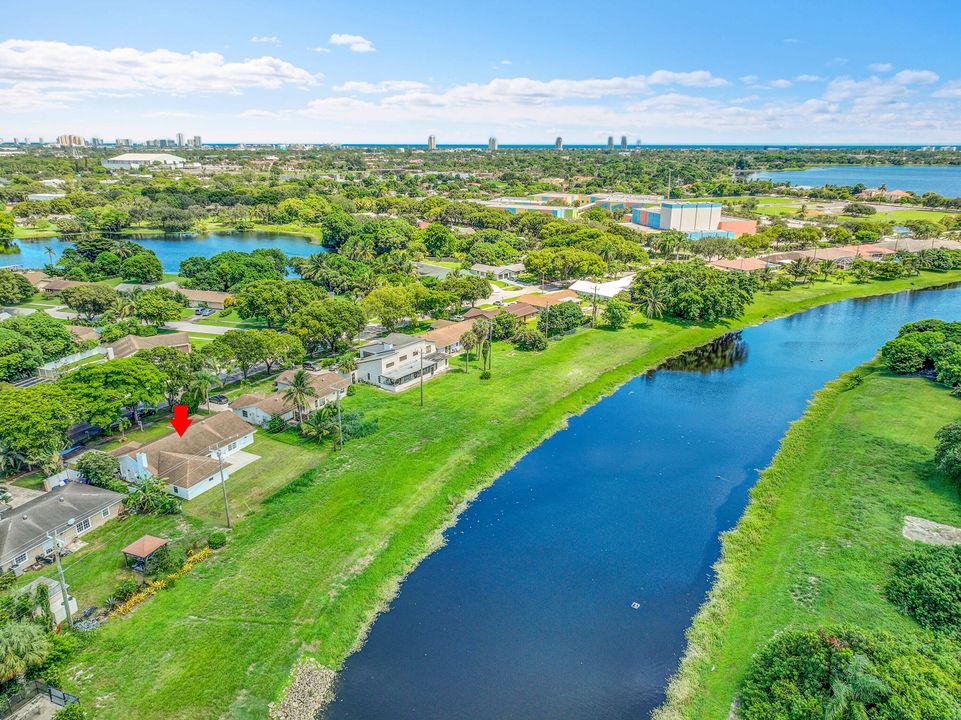 Activo con contrato: $699,900 (3 camas, 2 baños, 2256 Pies cuadrados)