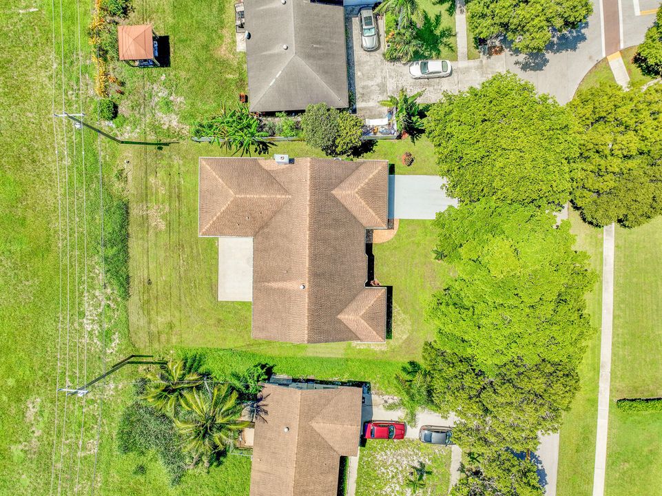 Activo con contrato: $699,900 (3 camas, 2 baños, 2256 Pies cuadrados)