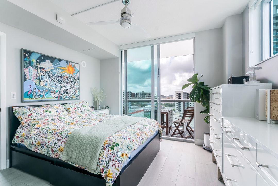 For Sale: $390,000 (1 beds, 1 baths, 693 Square Feet)