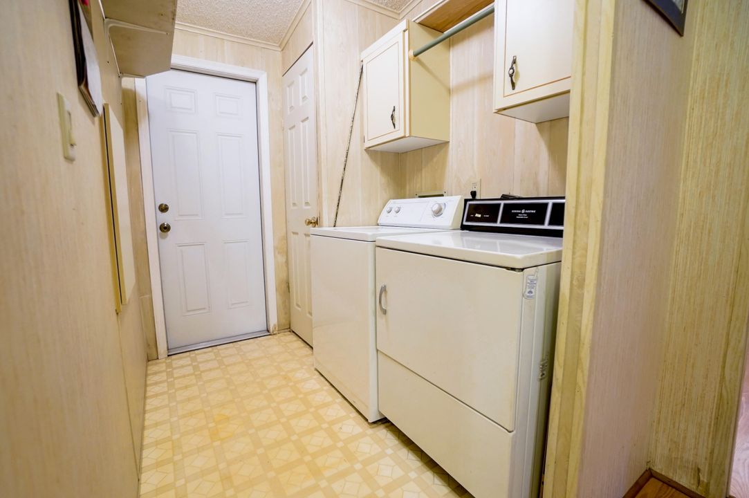 合同活跃: $100,000 (2 贝兹, 2 浴室, 1014 平方英尺)