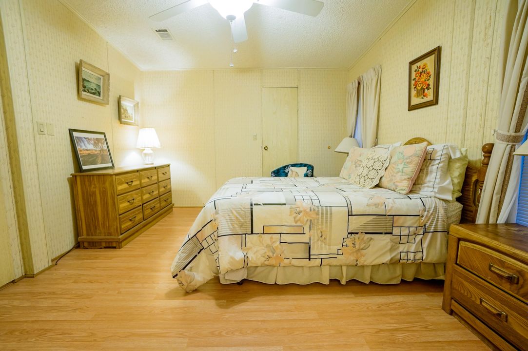 合同活跃: $100,000 (2 贝兹, 2 浴室, 1014 平方英尺)