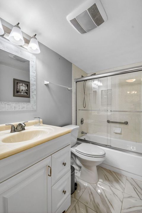 Active With Contract: $165,000 (1 beds, 1 baths, 716 Square Feet)