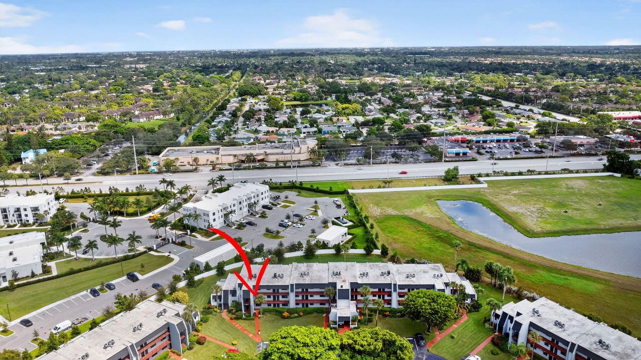 Active With Contract: $165,000 (1 beds, 1 baths, 716 Square Feet)