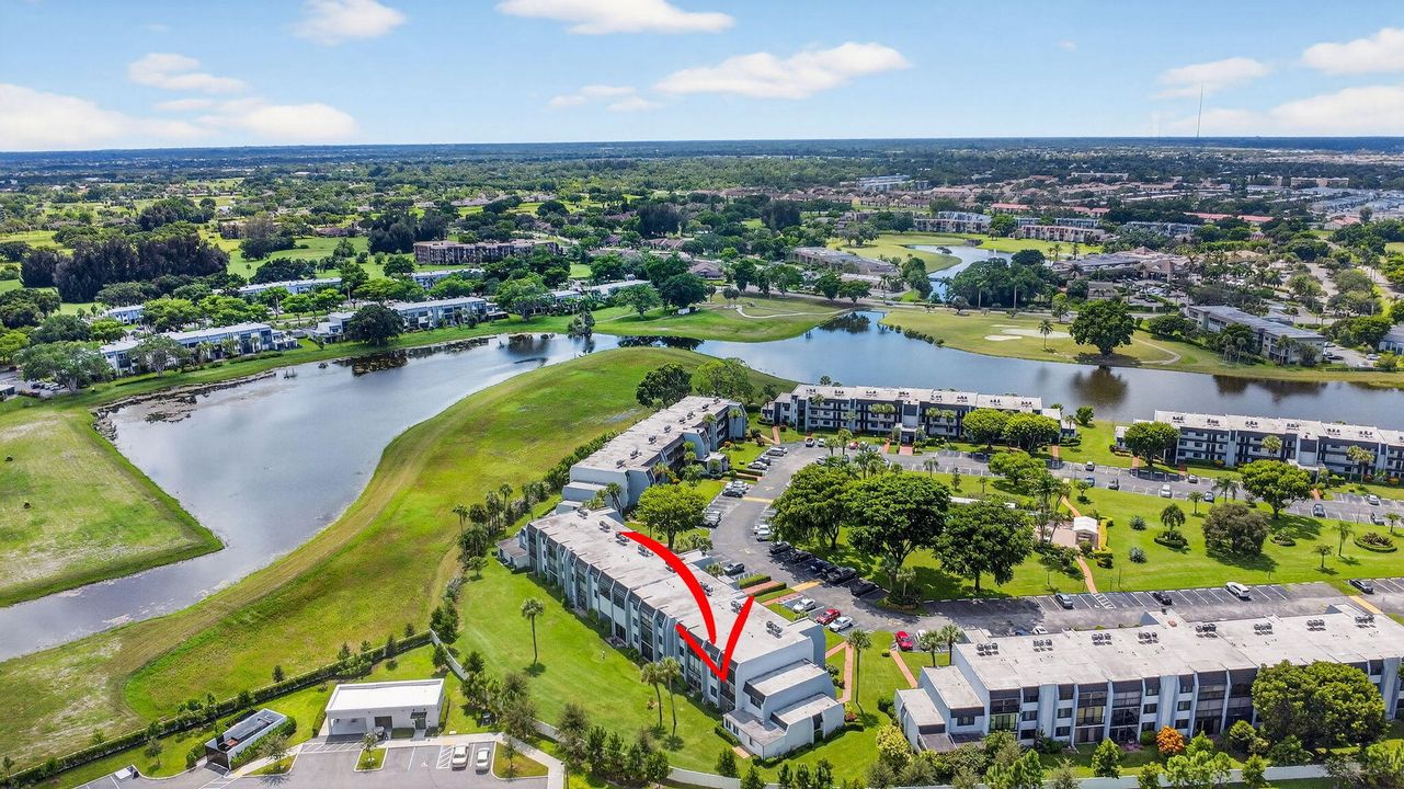 Active With Contract: $165,000 (1 beds, 1 baths, 716 Square Feet)