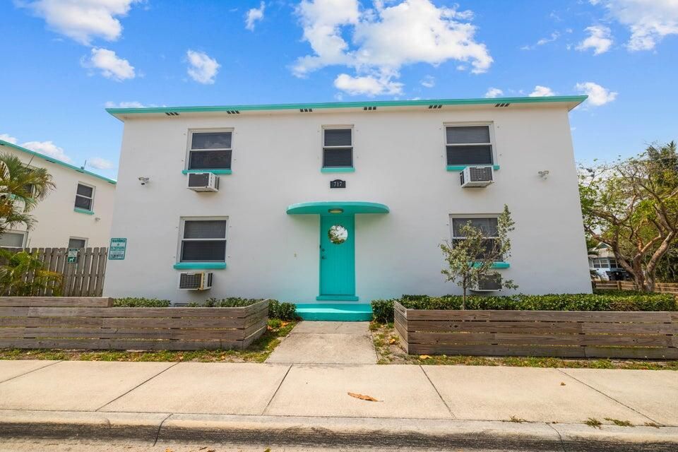 合同活跃: $1,699,000 (0 贝兹, 0 浴室, 4592 平方英尺)