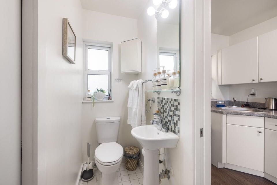 合同活跃: $1,699,000 (0 贝兹, 0 浴室, 4592 平方英尺)