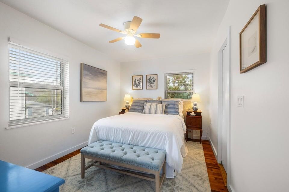 合同活跃: $1,699,000 (0 贝兹, 0 浴室, 4592 平方英尺)