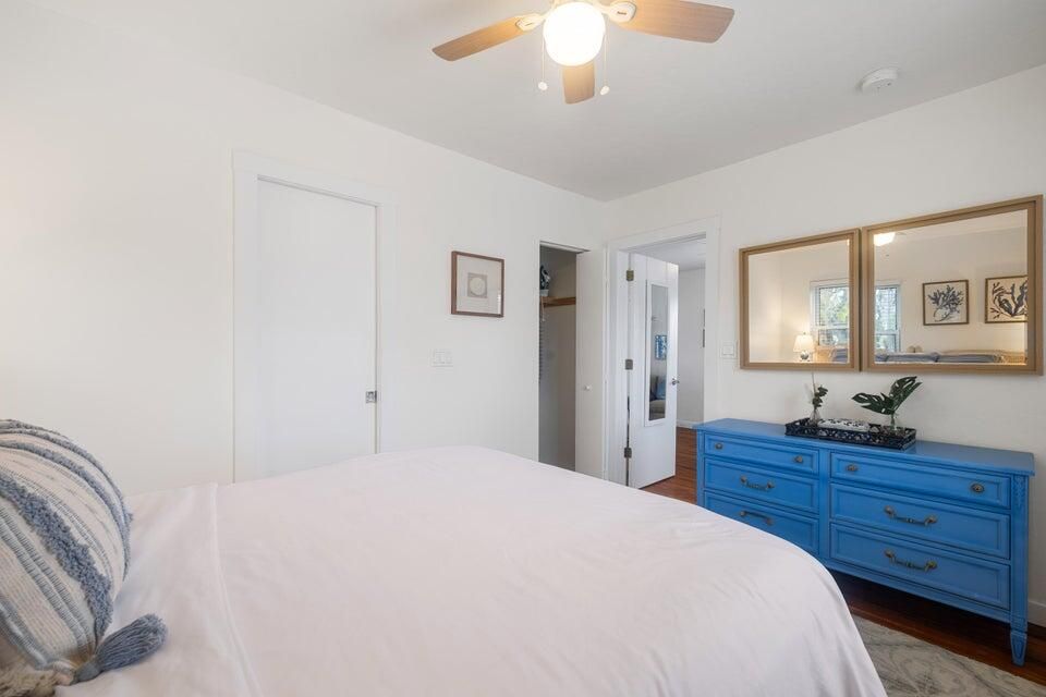 合同活跃: $1,699,000 (0 贝兹, 0 浴室, 4592 平方英尺)