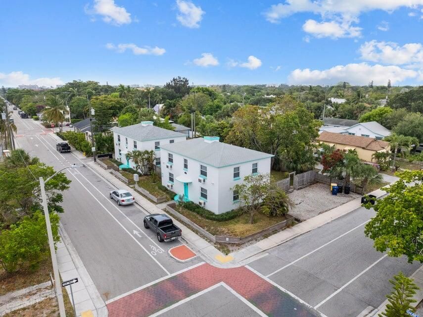 合同活跃: $1,699,000 (0 贝兹, 0 浴室, 4592 平方英尺)