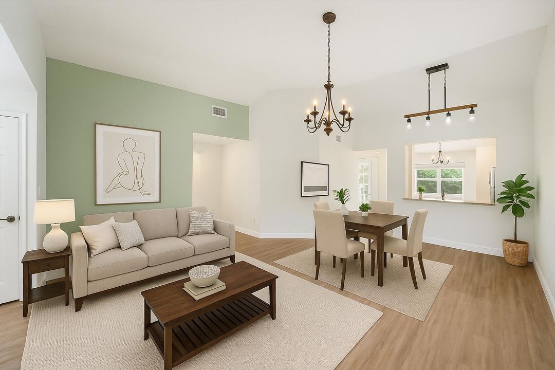 合同活跃: $2,100 (2 贝兹, 2 浴室, 863 平方英尺)