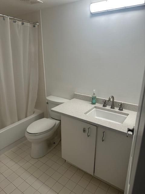 Под контрактом: $112,500 (2 спален, 2 ванн, 1215 Квадратных фут)